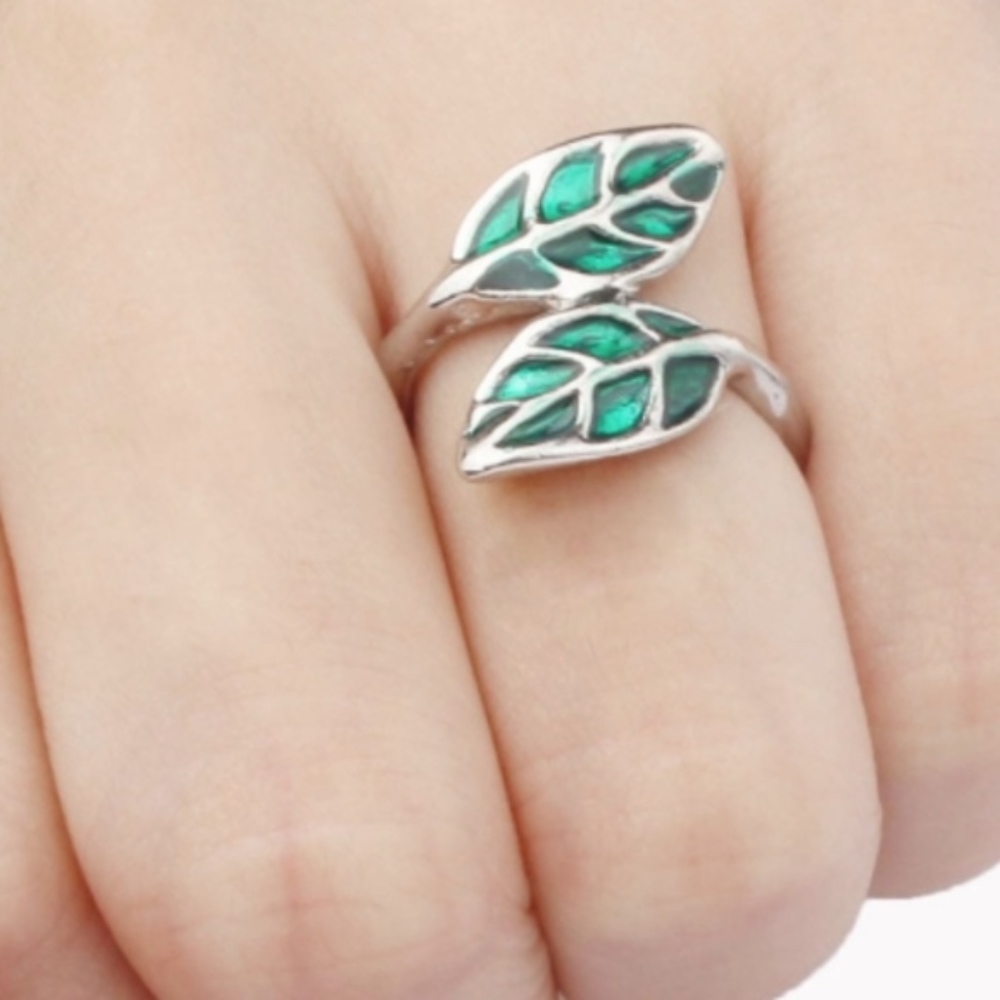 Green Double Leaf Wrap Ring - Picture 2 of 4